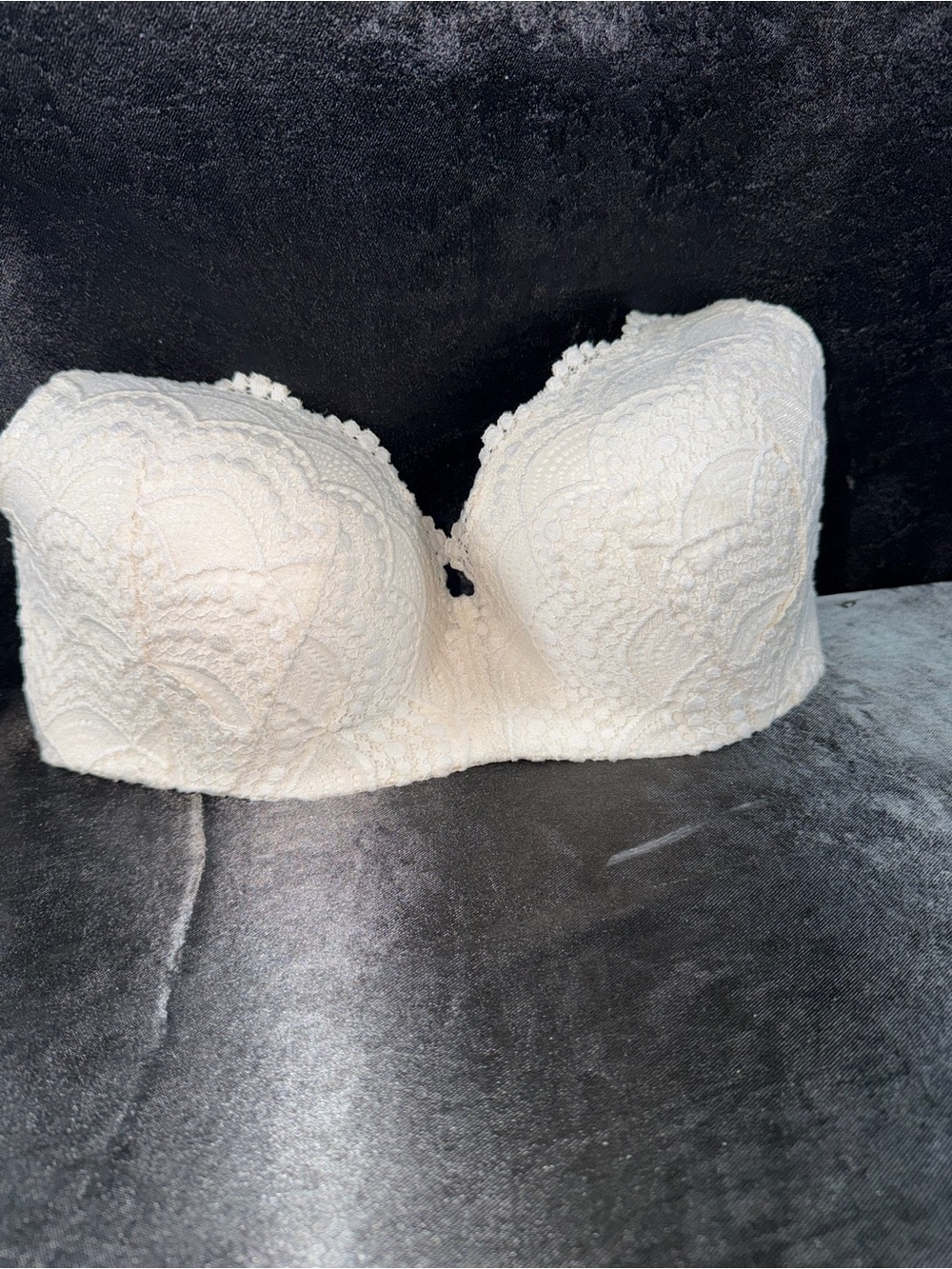 Victoria's Secret Lace Strapless Bandeau in Cream